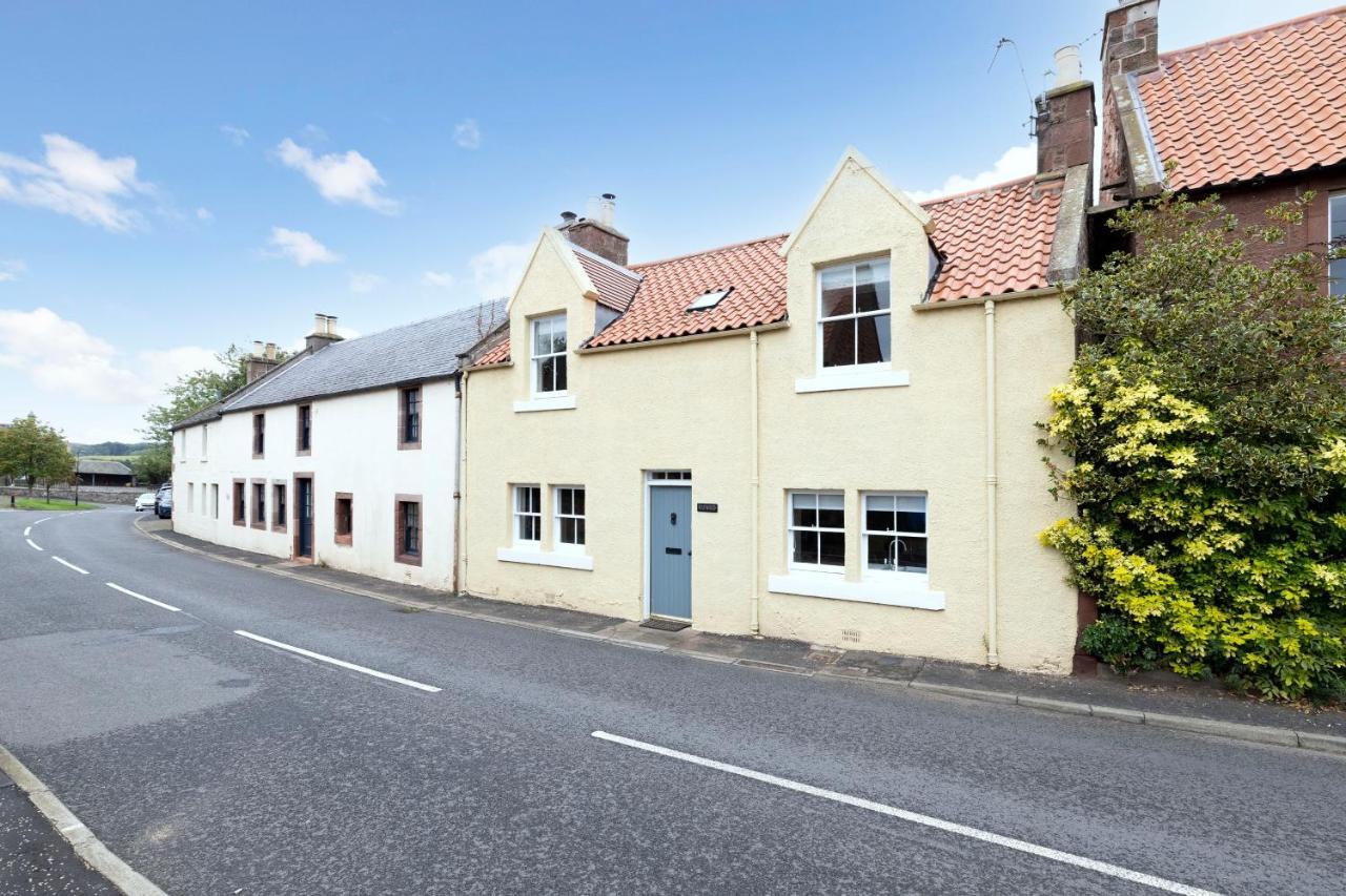 2 Bed Haywood Cottage With Garden Stenton Exterior photo