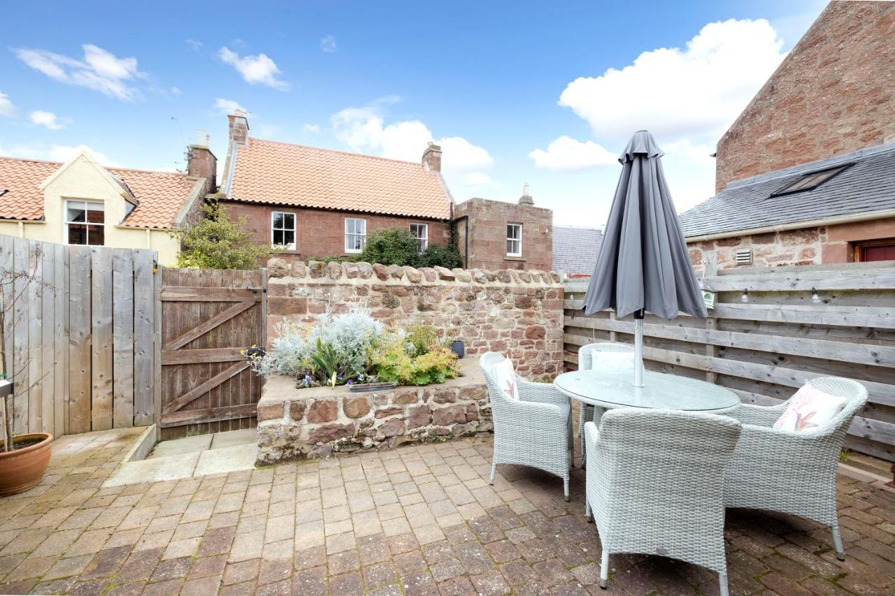 2 Bed Haywood Cottage With Garden Stenton Exterior photo